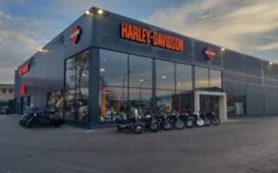 CHROME NE CRAINT PERSONNE CHEZ HARLEY DAVIDSON CHROME NE CRAINT PERSONNE CHEZ HARLEY DAVIDSON
